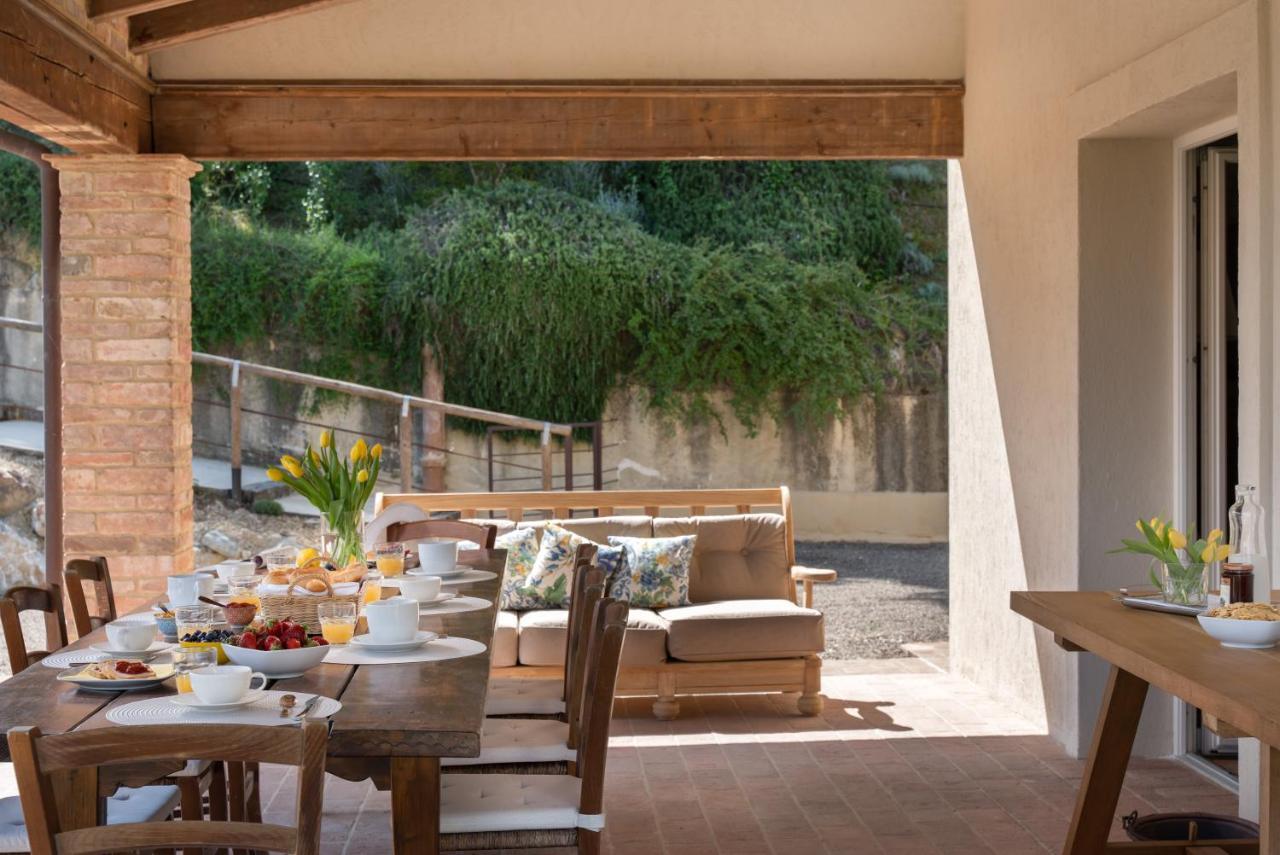 Villa Oliva - Pillo Holiday Villas กัมบาสซี แตร์เม ภายนอก รูปภาพ