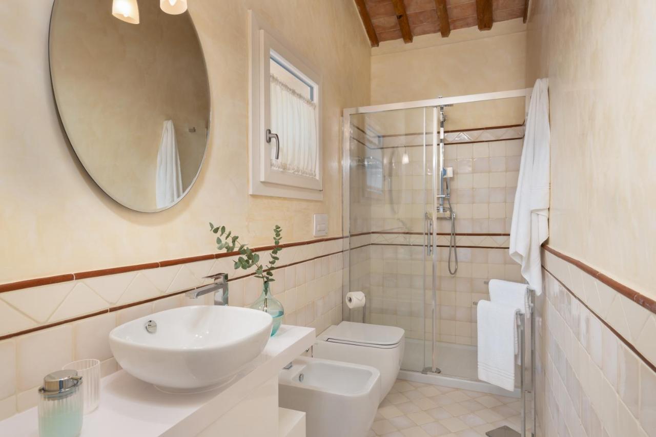 Villa Oliva - Pillo Holiday Villas กัมบาสซี แตร์เม ภายนอก รูปภาพ